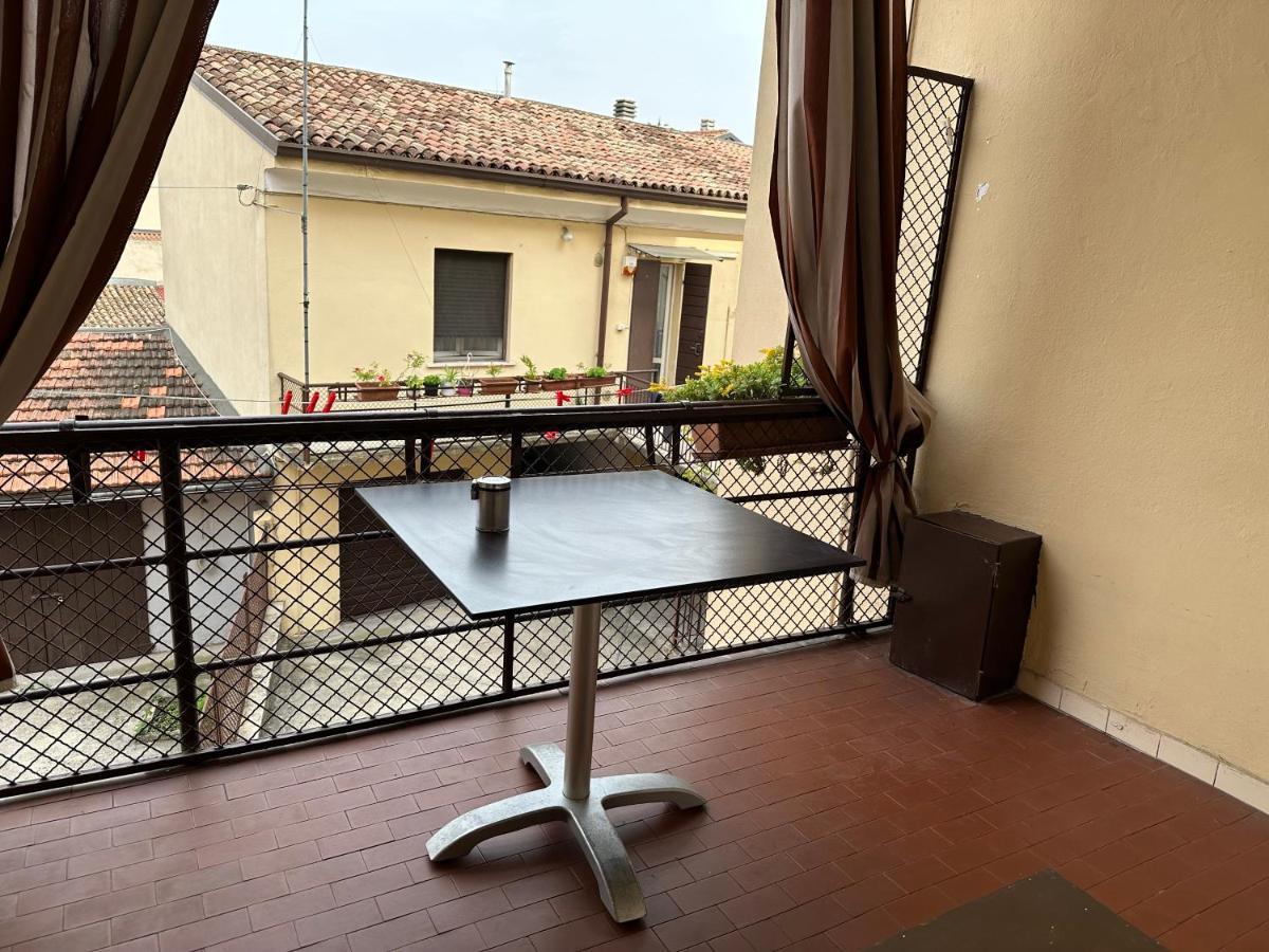 Appartamento Via Centro Verona Luaran gambar
